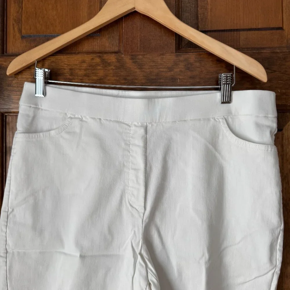 Alfred Dunner White Pull-On Capris Size 12